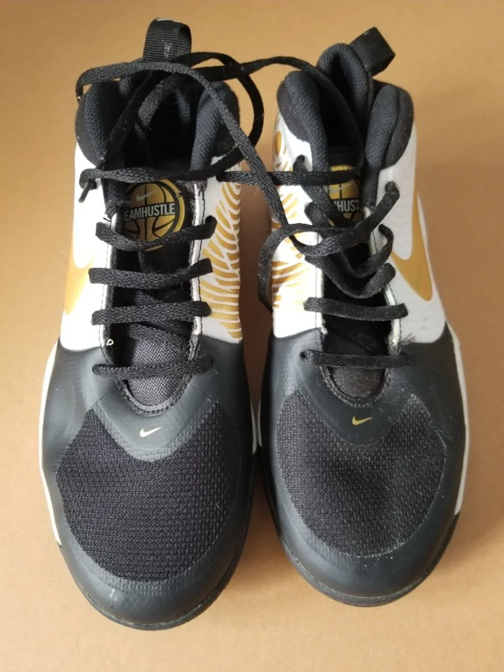 Nike Teamhustle Sneakers Black Yellow White Youth Kids Size 5.5 Y